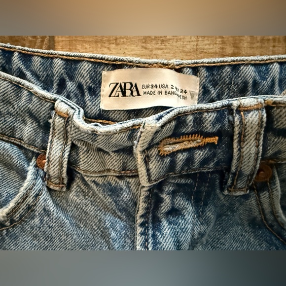 Zara High Waisted Mom Fit Denim Shorts Size 2 - Picture 3 of 4
